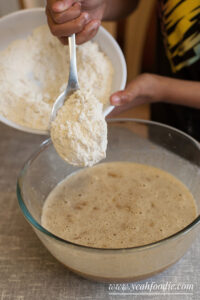 How to make Moist Banana and Walnut Bread Recipe?