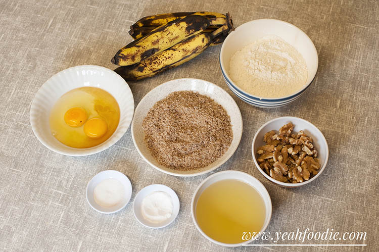 How to make Moist Banana and Walnut Bread Recipe?